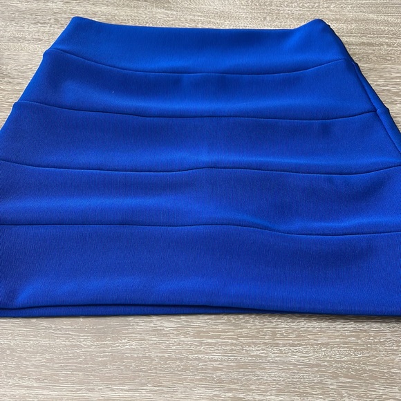 Bodycon Skirt - Picture 3 of 3